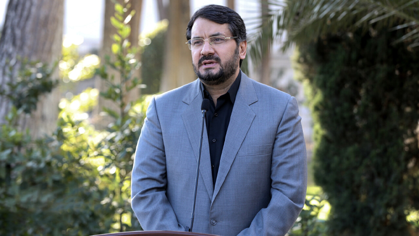 Iranpress: وزیر راه: نرخ بلیت هواپیما، قطار و اتوبوس افزایش پیدا نمی‌کند