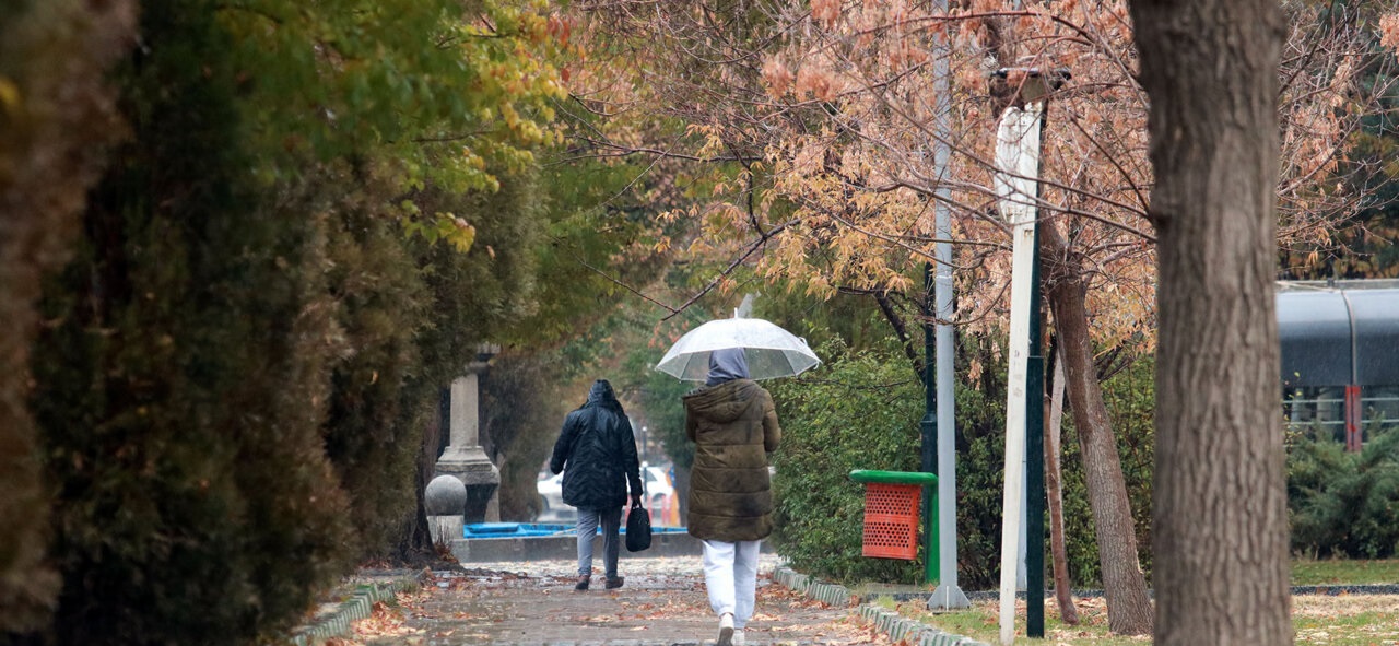 Iranpress:  در بیشتر مناطق کشور جوی آرام حاکم است