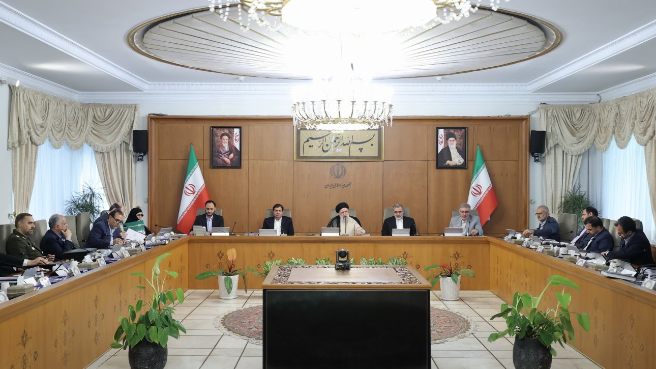 Iranpress:  تأکید بر لزوم اجرای وظایف قانونی همه بخش‌های حاکمیتی در موضوع عفاف و حجاب