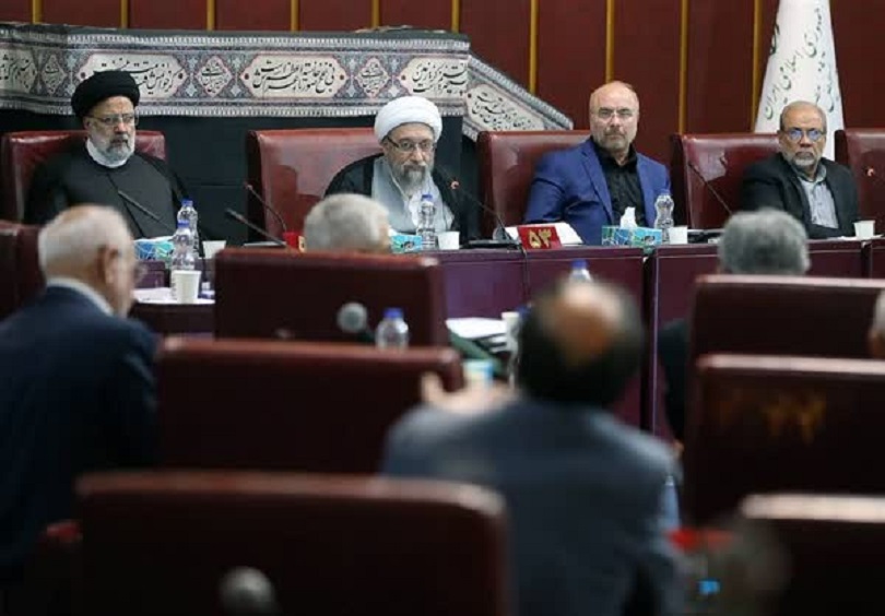 Iranpress: هیات عالی نظارت طرح شفافیت قوا را تایید کرد