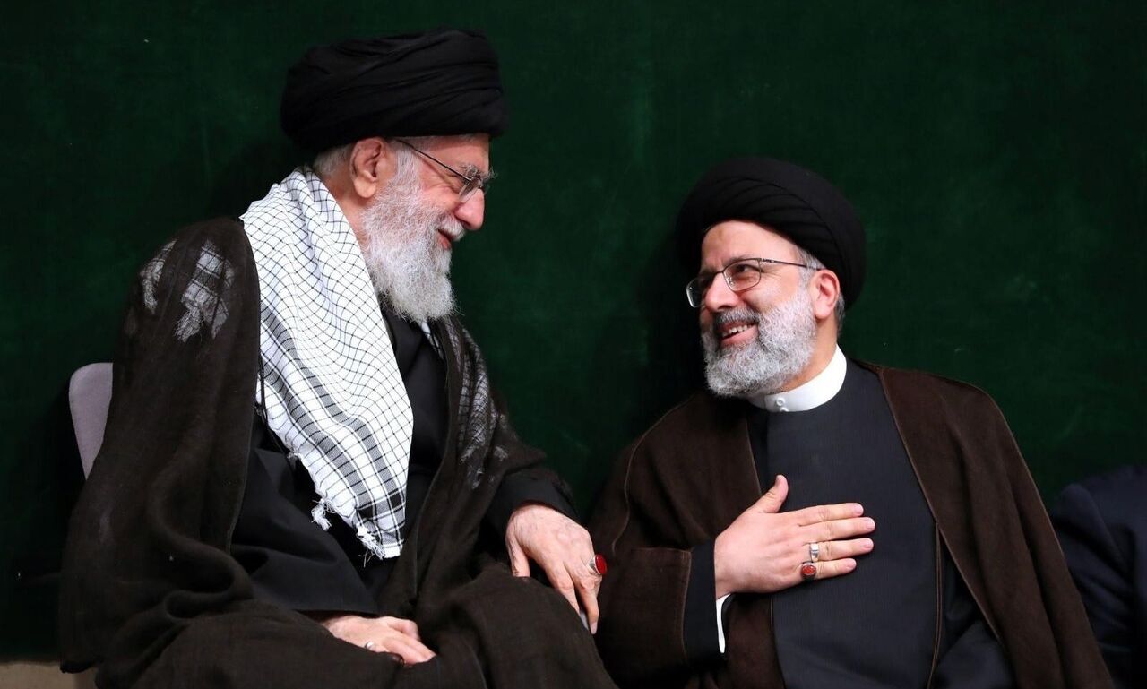 Iranpress: مراسم بزرگداشت رئیس جمهور و همراهان از سوی رهبر انقلاب برگزار می‌شود