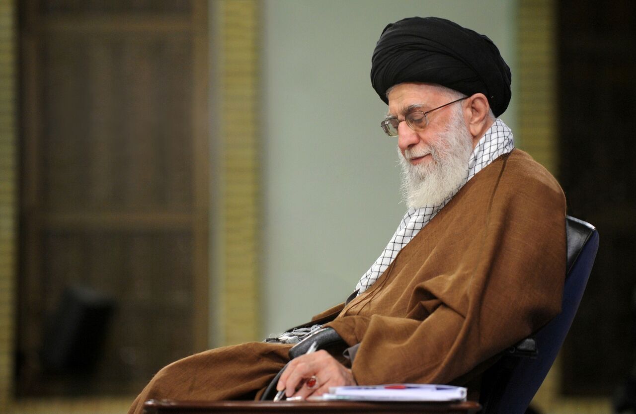 Iranpress: رهبر انقلاب با عفو یا تخفیف مجازات تعدادی از محکومان موافقت کردند