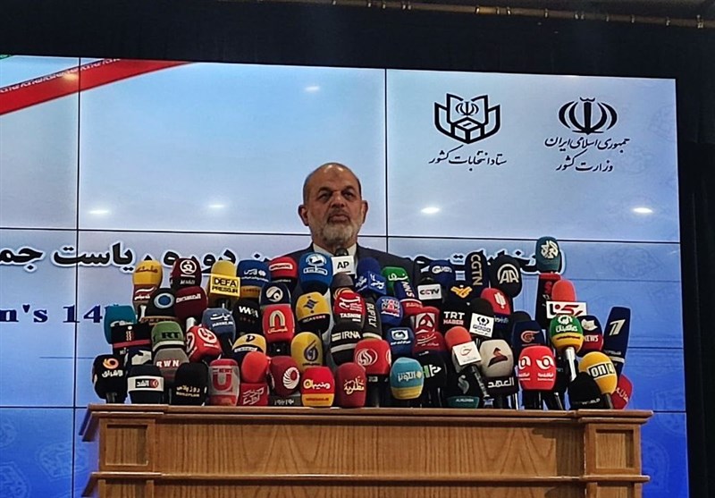 Iranpress: وزیر کشور: انتخابات با مشارکت ۳۰ میلیونی ایران قوی به اتمام رسید