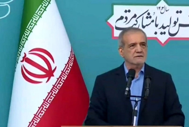 Iranpress: رئیس جمهور: با هیچ کس دعوا نداریم/ به دنبال صلح با دنیا هستیم