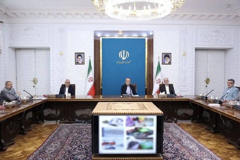 Iranpress: پزشکیان: تا زمانی که تقاضا وجود دارد، جلوگیری از توزیع مواد مخدر ناممکن خواهد بود