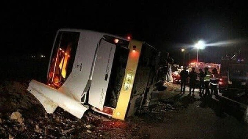 Iranpress: واژگونی اتوبوس درشهرستان قروه چهارکشته برجاگذاشت