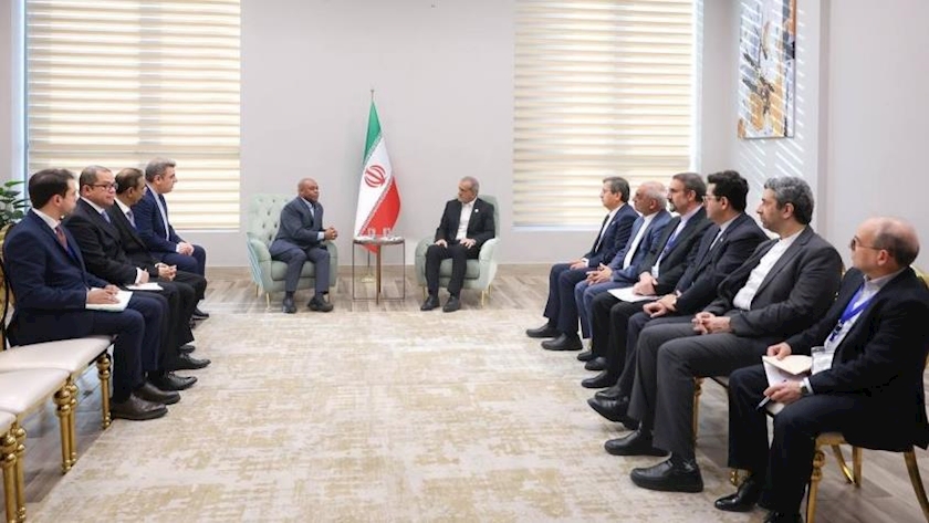 Iranpress: پزشکیان : ایجاد صندوق سرمایه‌گذاری مشترک، گامی برای تحقق اهداف سازمان دی۸خواهد بود