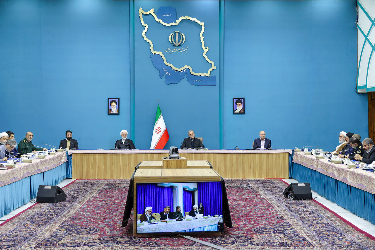 Iranpress:  رای مثبت اعضای شورای عالی مجازی به رفع فیلتر واتساپ و گوگل پلی