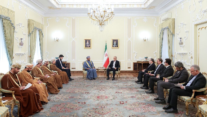 Iranpress: پزشکیان: رویکرد ایران گسترش صلح و امنیت در منطقه است