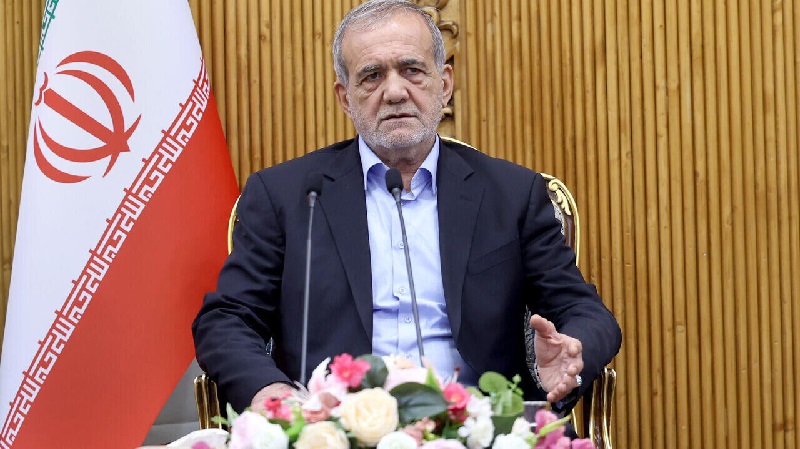 Iranpress: پزشکیان: توسعه و تقویت روابط با همسایگان را با قدرت پیگیری می‌کنیم
