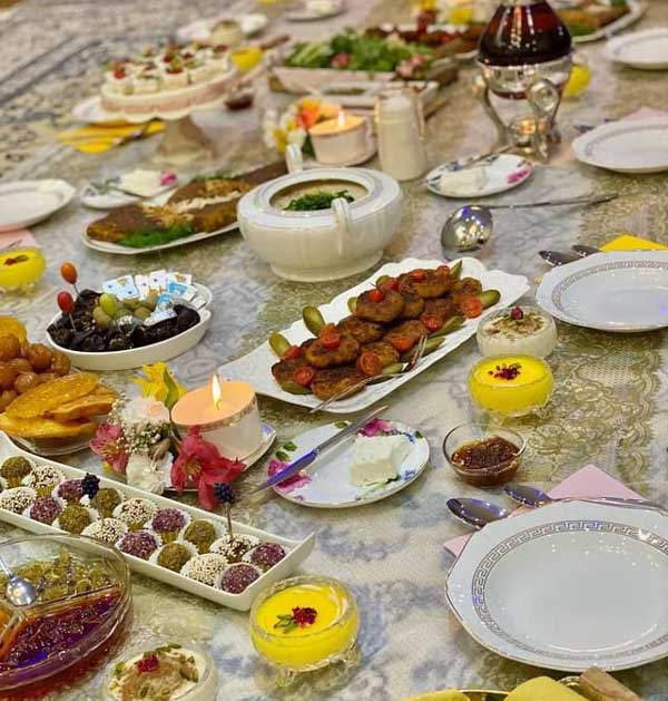 Iranpress: غذاهای مرسوم افطاری ایرانیان؛ طعم‌های سنتی و نوستالژیک