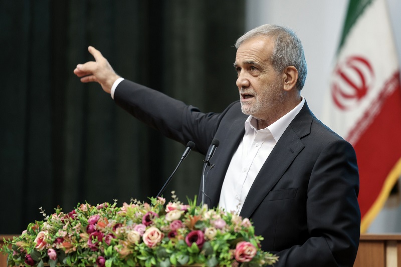 Iranpress: پزشکیان: اگر دنیا جمع شود، نمی‌تواند قدرت مردم را شکست دهد