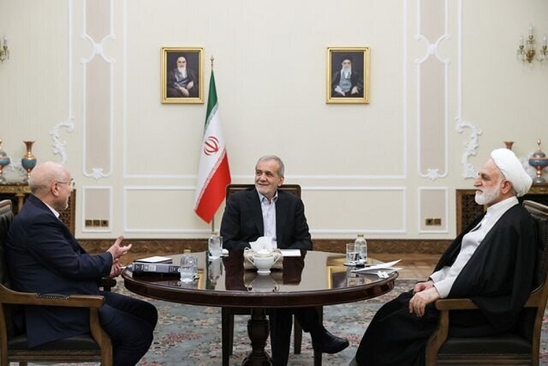 Iranpress: اولین نشست سران قوا در سال ۱۴۰۴ برگزار شد