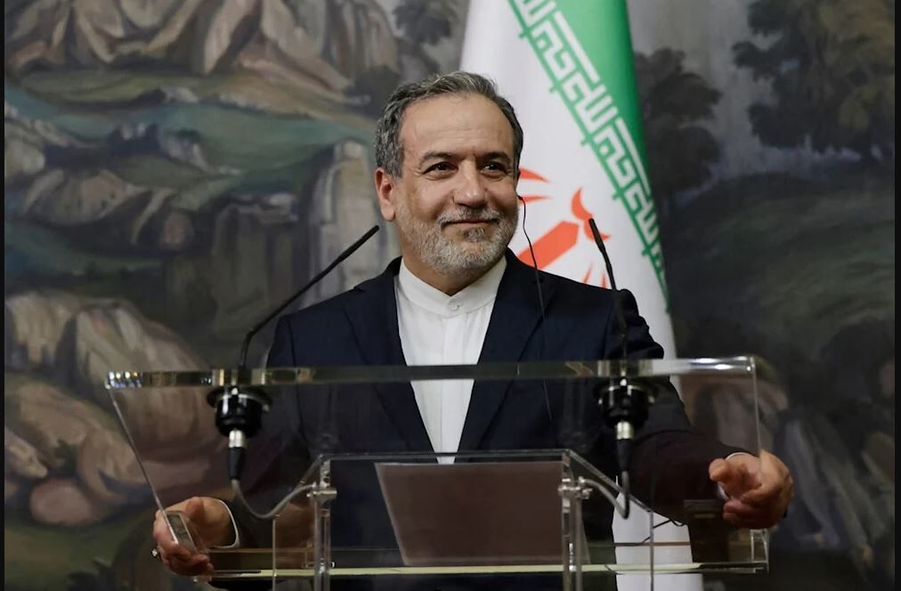 Iranpress: عراقچی: ۲۰۲۵، سال طلایی روابط ایران و چین است