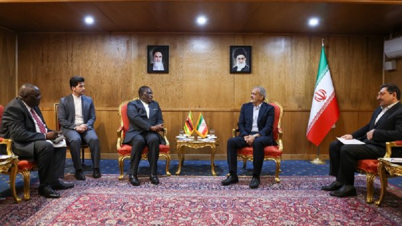 Iranpress: پزشکیان: روابط ایران و زیمبابوه، بستر مناسبی برای گسترش همکاری‌های بین‌المللی است