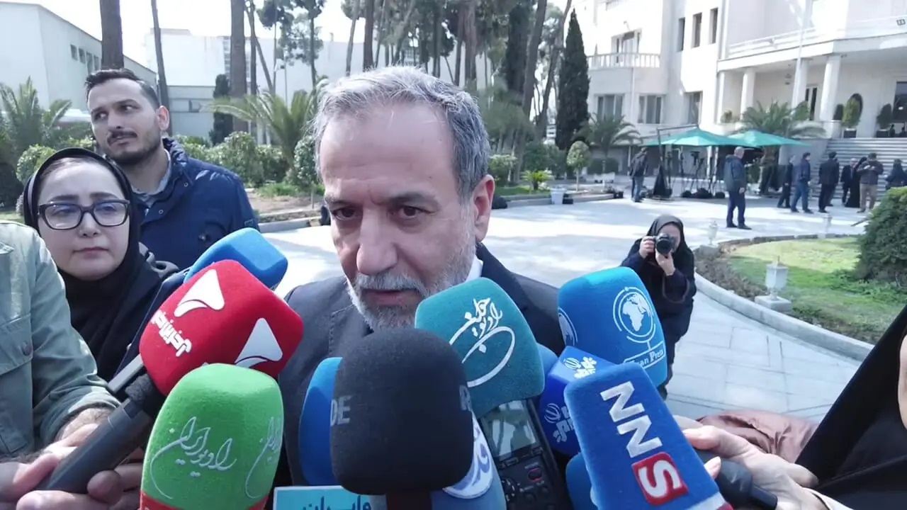 Iranpress: عراقچی: گفتگوهای هسته‌ای باید با درک جهانی حل وفصل شود