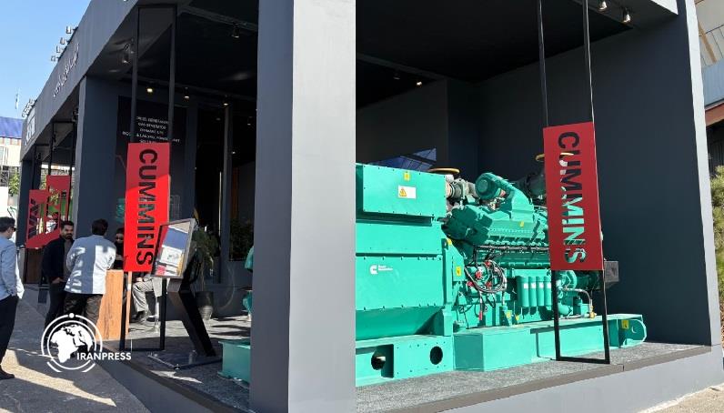 Iranpress: آغاز به کار 25 مین نمایشگاه بین‌المللی صنعت برق ایران و پانزدهمین نمایشگاه انرژی