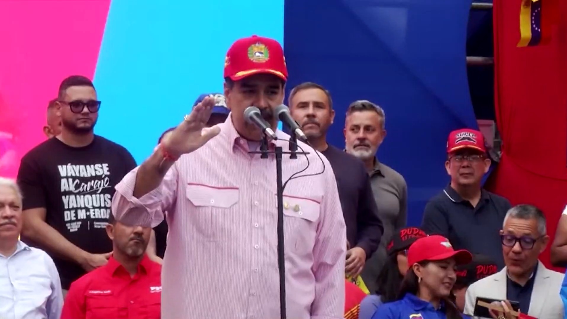 Iranpress: مادورو: به مردم ونزوئلا سوگند وفاداری مطلق یاد می‌کنم