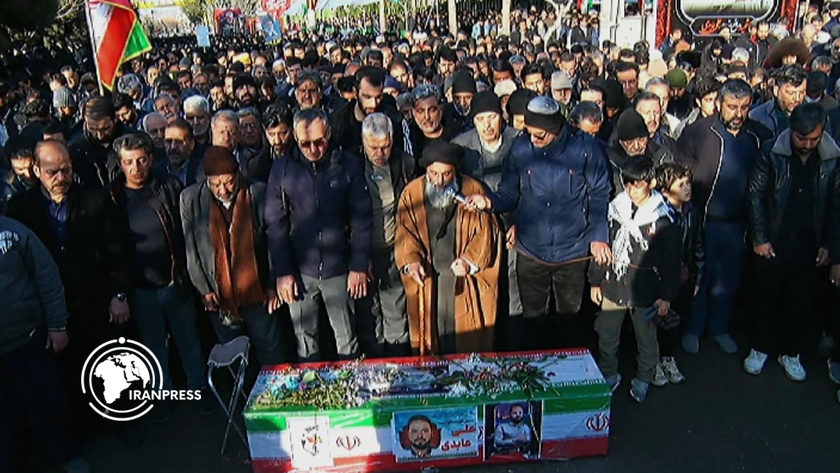 Iranpress: تشییع باشکوه شهدای امنیت وطن در اصفهان