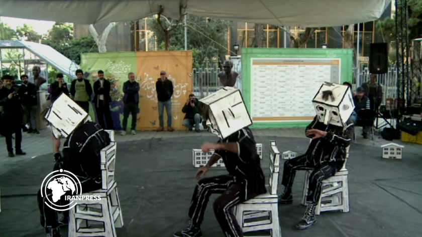 Iranpress: پنجمین روز جشنواره تئاتر فجر: ده اثر نمایشی به صحنه آمدند