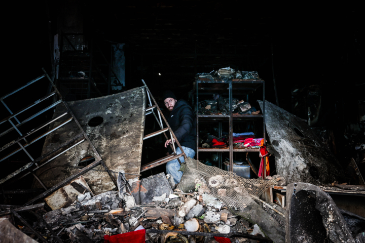 Iranpress: دستگیری ۷۰ عامل اصلی تخریب اموال و امنیت مردم استان مرکزی