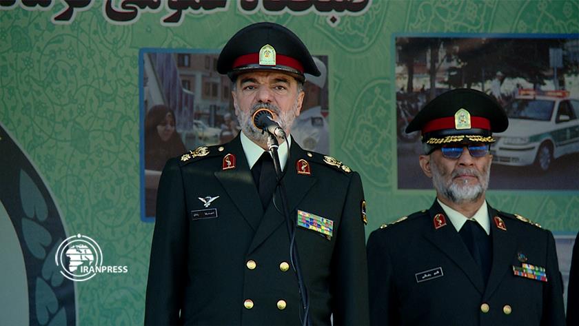 Iranpress: سردار رادان: حاصل مجاهدت های پلیس، امنیت ایران اسلامی است