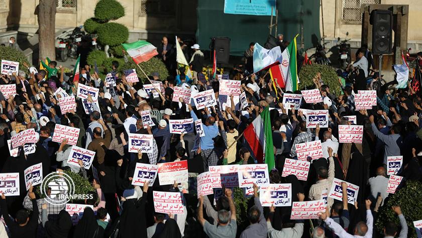 Iranpress: تجمع گسترده اصفهانی‌ها در حمایت از مردم بی‌دفاع غزه