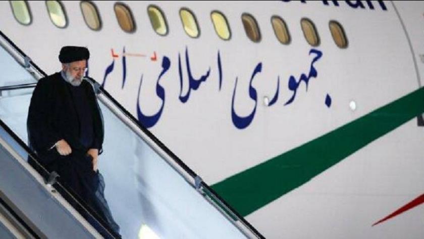 Iranpress: رئیس جمهور وارد سقز شد