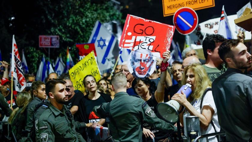 Iranpress: تظاهرات علیه نتانیاهو در تل آویو به درگیری با پلیس کشیده شد