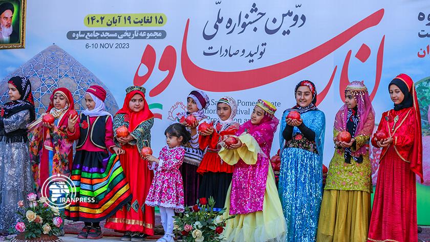Iranpress: جشنواره گردشگری انار ساوه در قاب تصویر  