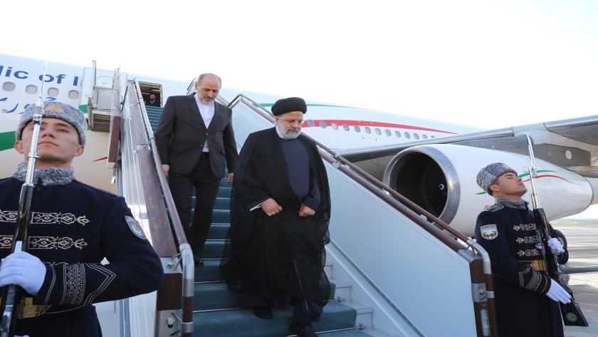 Iranpress: ببینید: لحظه ورود رئیس جمهور ایران به تاشکند برای شرکت در شانزدهمین اجلاس اکو