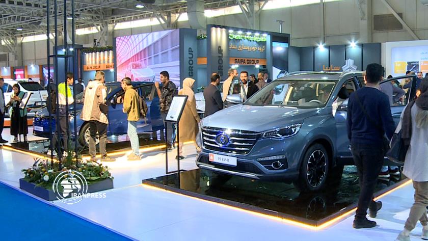Iranpress: برگزاری دومین نمایشگاه تحول صنعت خودرو 