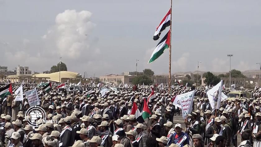 Iranpress: تجمع‌ مسلحانه عشایر یمنی در حمایت از غزه و مقاومت       
