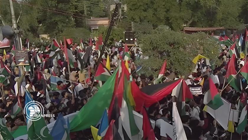 Iranpress: حضور گسترده مردم لاهور در تجمع ضدصهیونیستی 