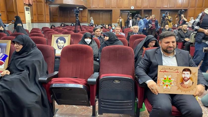Iranpress: حضور ۵ وکیل تسخیری برای منافقین در دادگاه