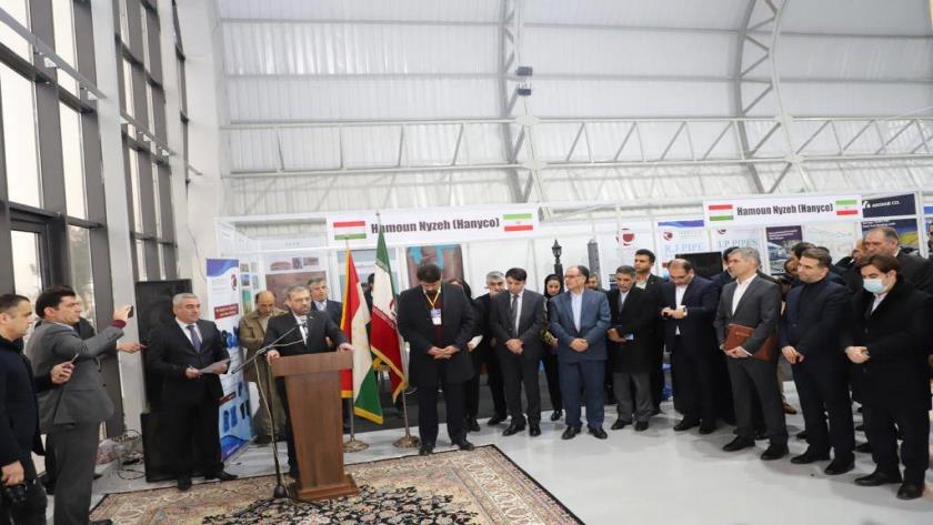 Iranpress: افتتاح نمایشگاه تخصصی کالاهای ایران ساخت در محل اکسپو سنتر(مانژ) شهر دوشنبه