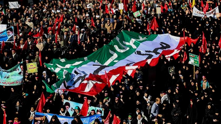 Iranpress: تصاویر حماسه حضور مردم تهران به مناسبت یوم‌الله 9 دی