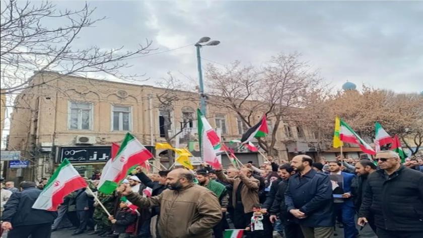 Iranpress: تظاهرات نمازگزاران تهرانی در محکومیت جنایت تروریستی کرمان