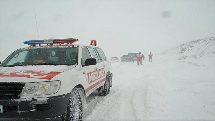 Iranpress: امدادرسانی به ۶۰۰ نفر در شبانه‌روز گذشته براثر برف و کولاک در ۹ استان