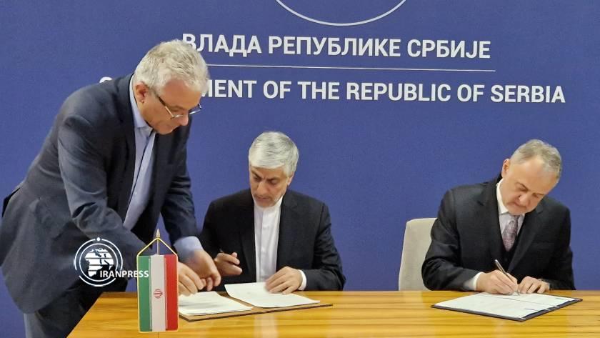 Iranpress: امضا تفاهم نامه همکاری ورزشی میان ایران و صربستان