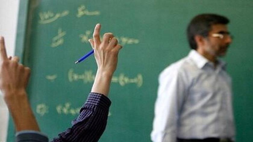 Iranpress: حضور معلم مرد در مدارس دخترانه ممنوع شد