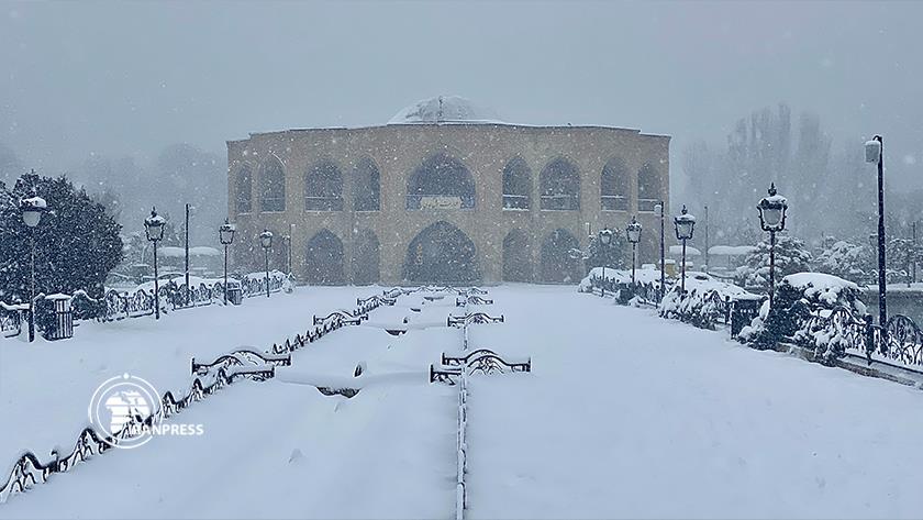 ایران پرس: بارش زیبای برف در تبریز 