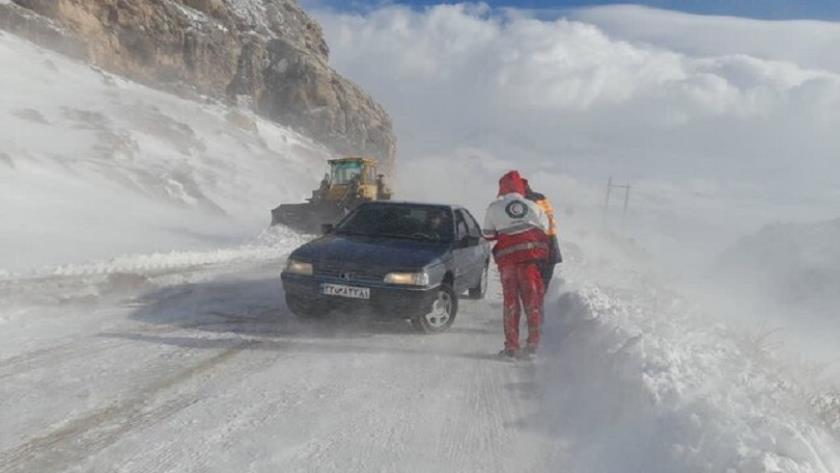 Iranpress: امدادرسانی به ۵۸۷۶ نفر در برف و کولاک طی ۳ روز