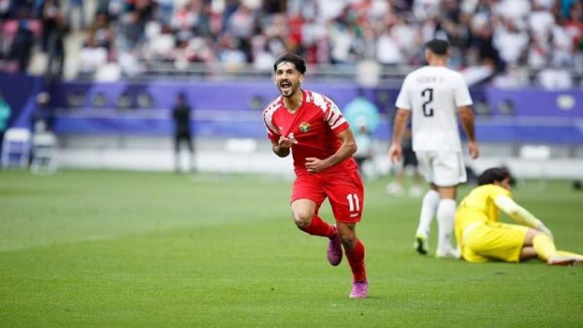 Iranpress: حذف عراق در جذاب‌ترین بازی جام ملت‌ها/ حمله هواداران عراقی به صفحه فغانی