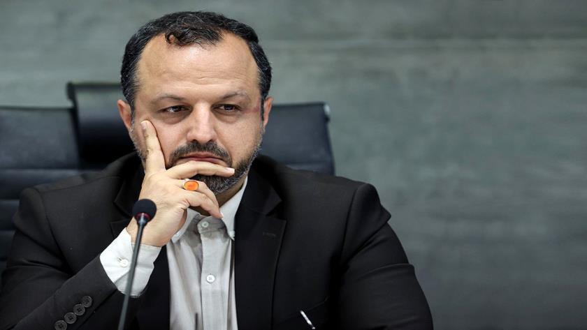 Iranpress:  وزیر اقتصاد: لزوم همکاری بخش خصوصی و دولت برای تنظیم بازار شب عید