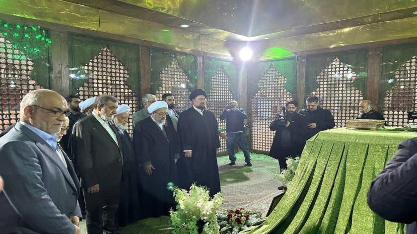 Iranpress: تجدید میثاق اعضای مجمع تشخیص مصلحت نظام با آرمان‌های امام راحل