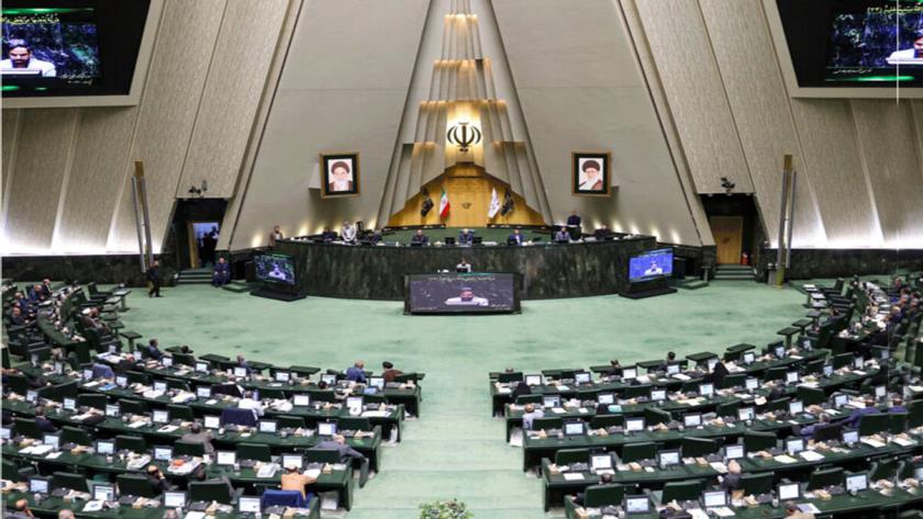 Iranpress: رفع ایرادات شورای نگهبان نسبت به بودجه در دستور کار مجلس قرار گرفت