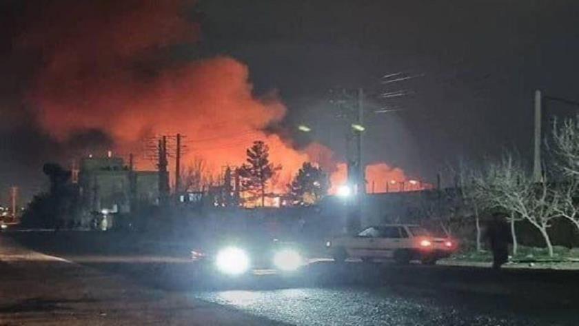 Iranpress: وقوع حریق در کارخانه تولید حلال‌های شیمیایی در شهریار