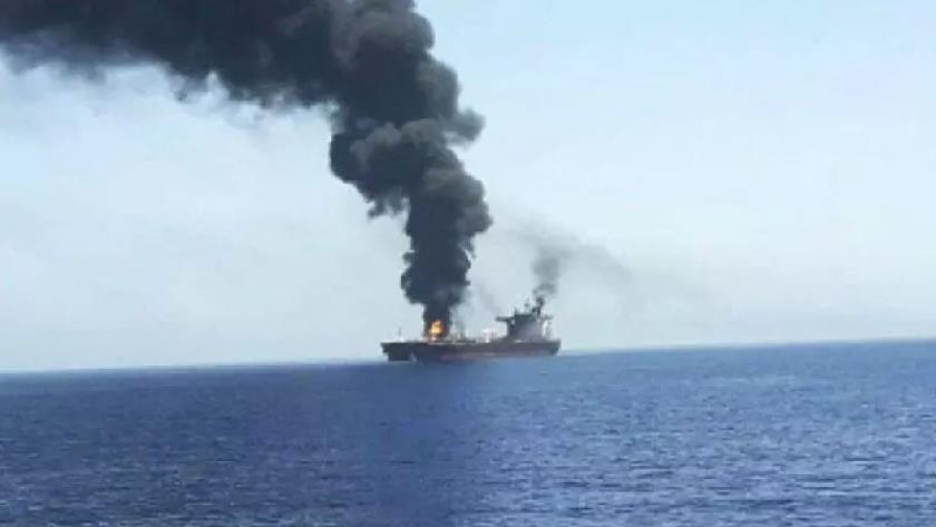 Iranpress: هدف قرارگرفتن یک کشتی انگلیسی در دریای سرخ