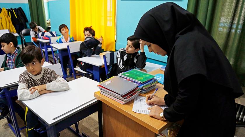 Iranpress: کدام گروه از معلمان فرصت دوباره برای رتبه‌بندی دارند؟